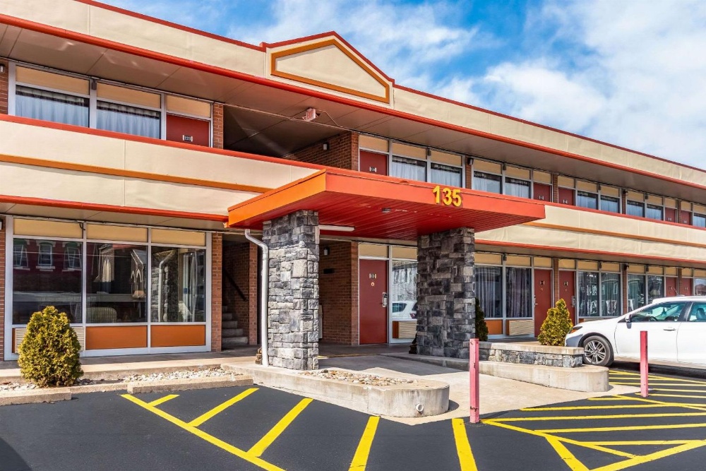 Econo Lodge Main image